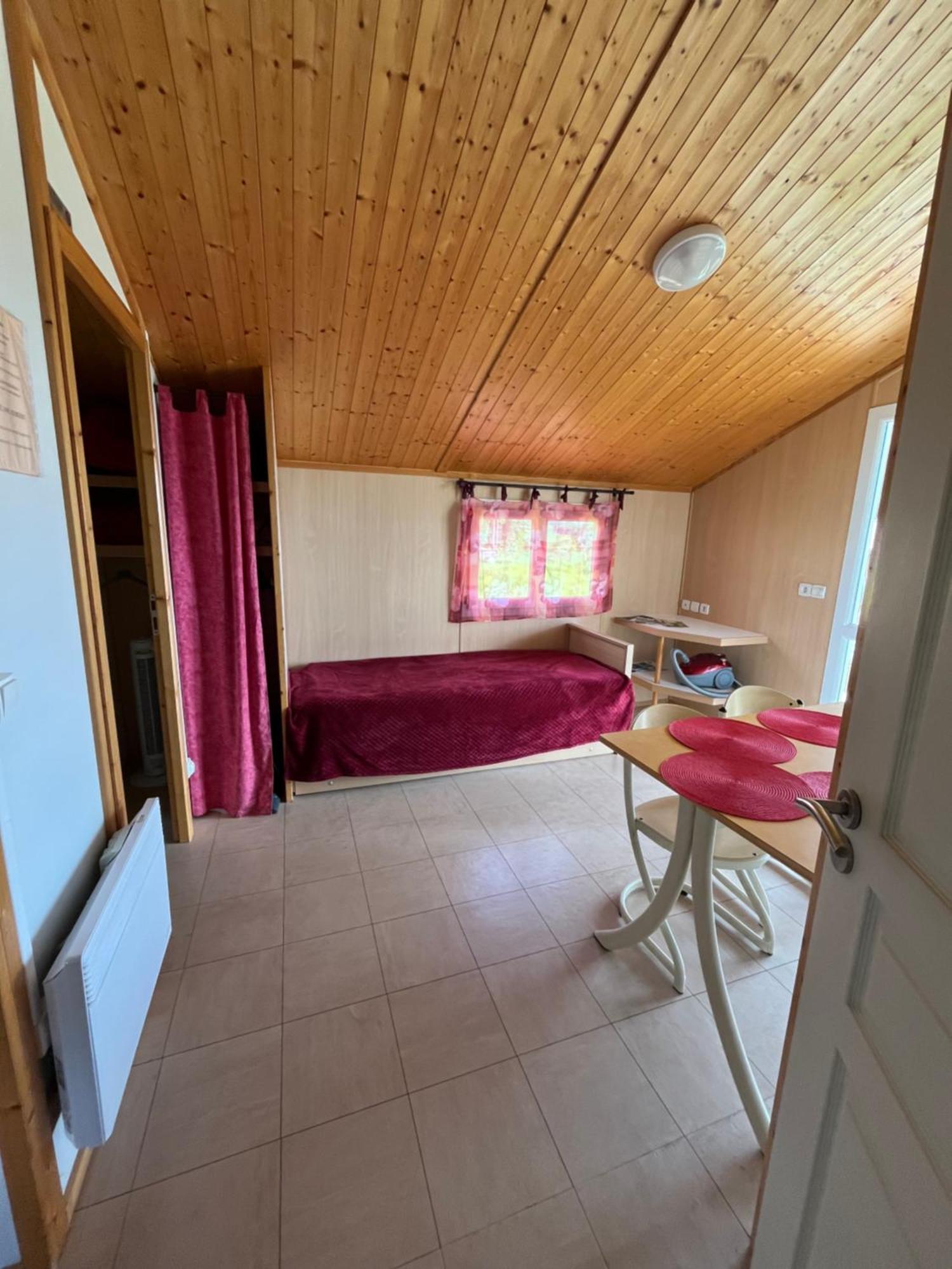 Les Chalets Du Piou Bussieres  Экстерьер фото