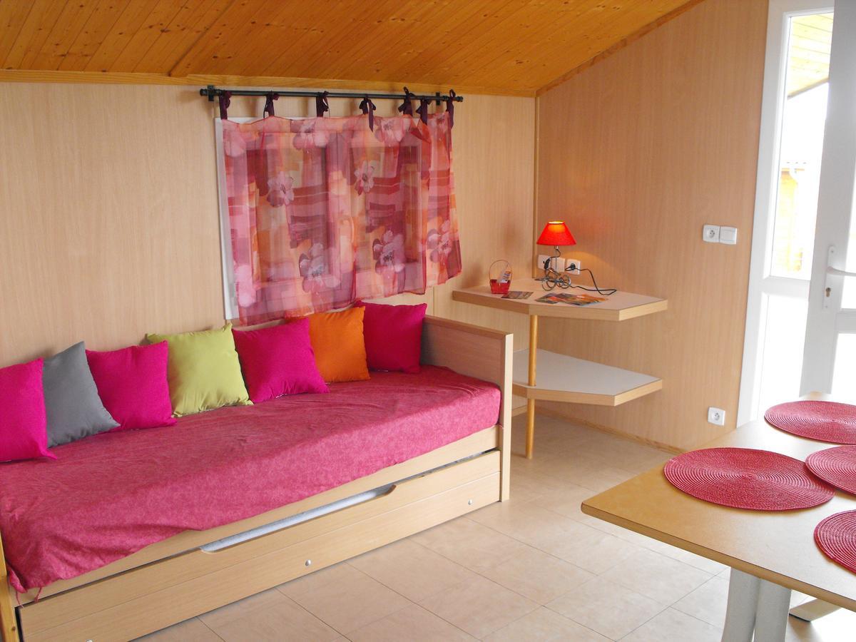 Les Chalets Du Piou Bussieres  Экстерьер фото